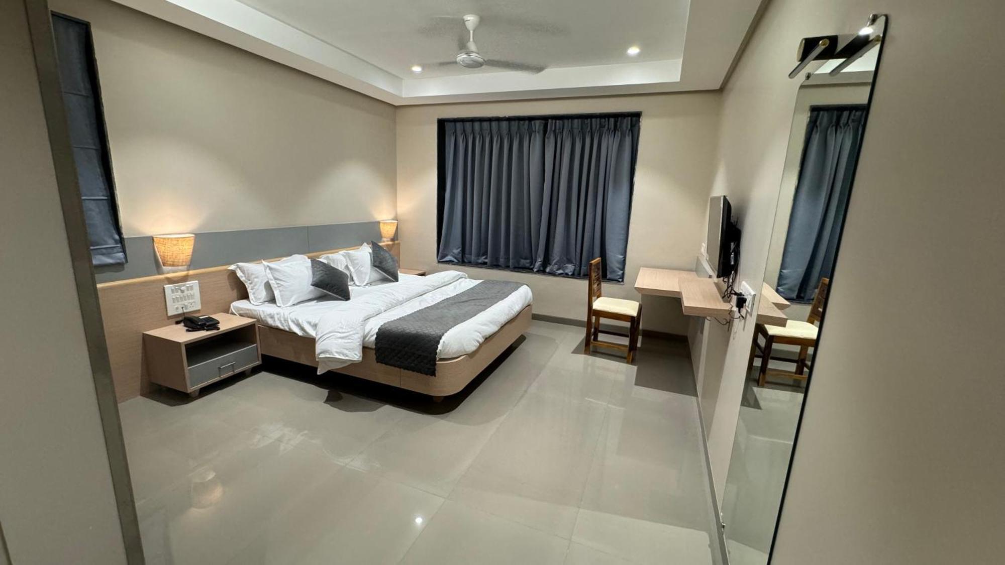 The Pavilion Park Resort Malegaon Exterior photo