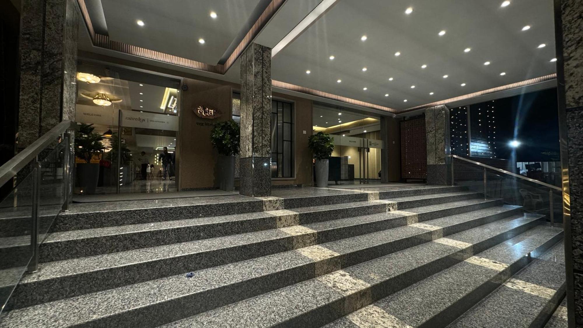 The Pavilion Park Resort Malegaon Exterior photo